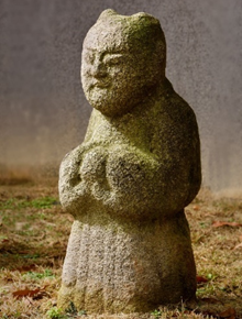 童子石 (Little Boy Stone Statue )